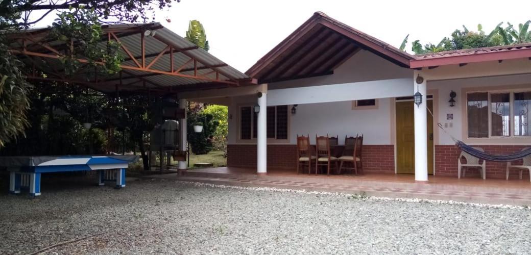 Hotel Campestre Las Bailarinas アルメニア エクステリア 写真